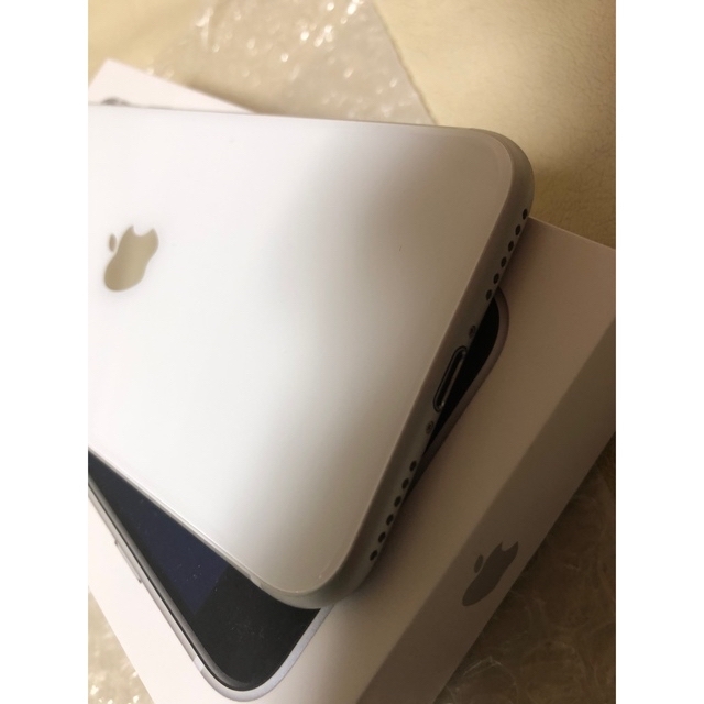 iPhoneSE2 128GB 美品 SIMロック解除済み 1