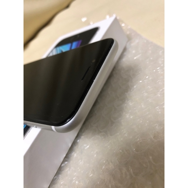 iPhoneSE2 128GB 美品　SIMロック解除済み 6