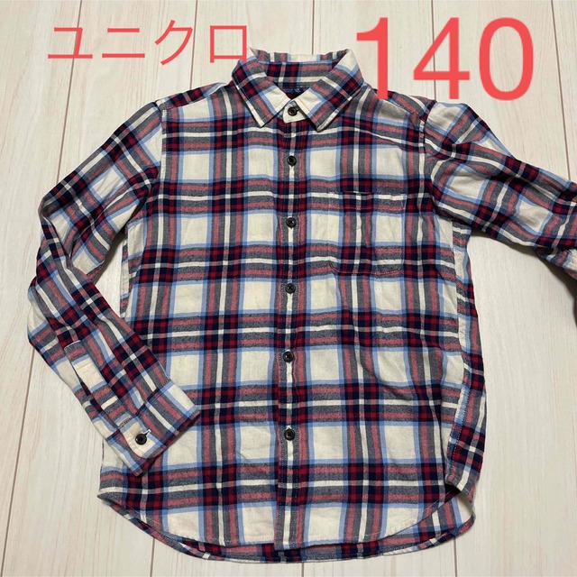 UNIQLO(ユニクロ)の140シャツ キッズ/ベビー/マタニティのキッズ服女の子用(90cm~)(ブラウス)の商品写真