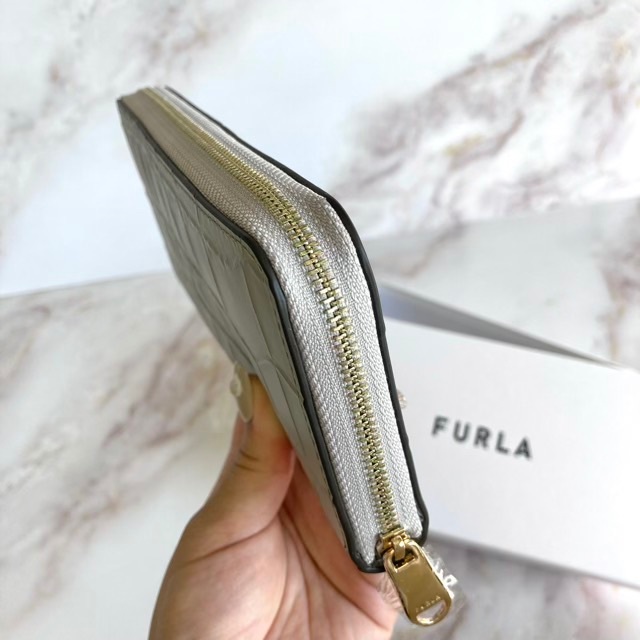 がございま Furla - フルラ 新品 長財布 ラウンドファスナー