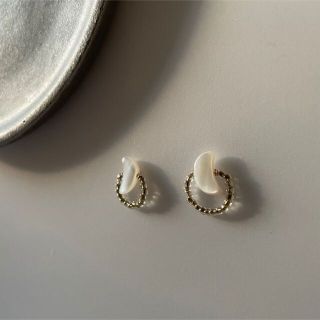 no.118 天然石ピアス イヤリング/マザーオブパールの通販 by たよっぽ ... no.118 天然石ピアス イヤリング/マザーオブパール
