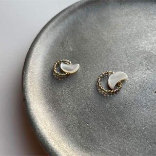 no.118 天然石ピアス イヤリング/マザーオブパールの通販 by たよっぽ ... no.118 天然石ピアス イヤリング/マザーオブパール