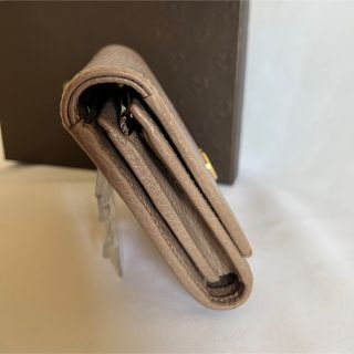 人気格安】GUCCI グッチ マーモント 財布 ベージュ 二つ折り ...