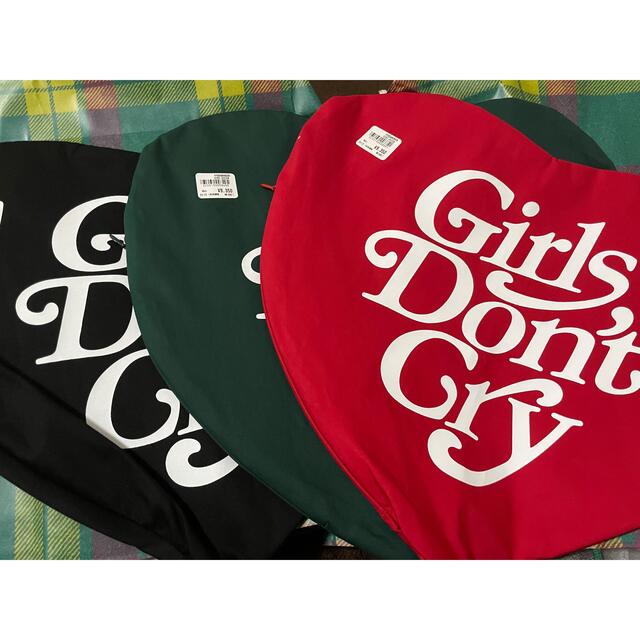 girls don't cry クッション　3色セット