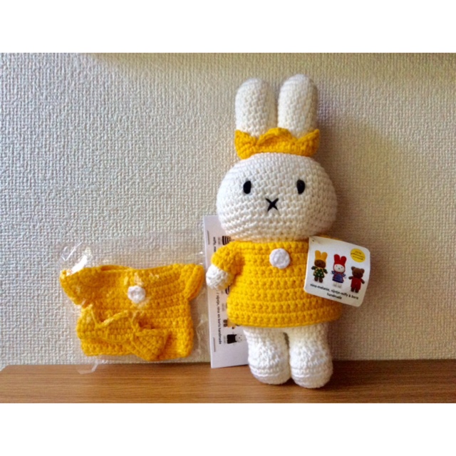 miffy(ミッフィー)のjust dutchミッフィー【女王さま王冠つき】あみぐるみ着せ替え服★クイーン ハンドメイドのぬいぐるみ/人形(あみぐるみ)の商品写真