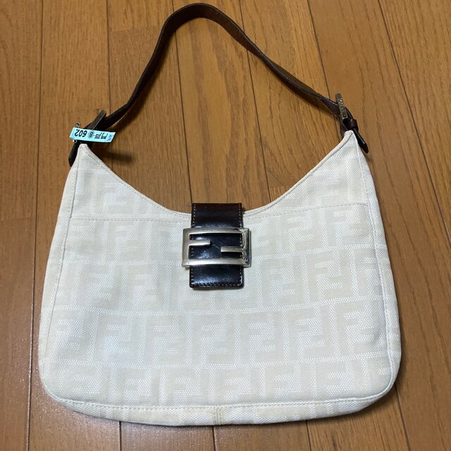 購入申請あり　未使用　FENDI ハンドバック