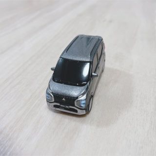 ミツビシ(三菱)の【オーナーさん記念に！】三菱 ekクロス グレーメタリック 非売品 ミニカー(ミニカー)