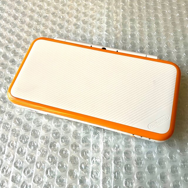 【箱付】Newニンテンドー2DS LL ホワイト×オレンジ 本体 ソフト付
