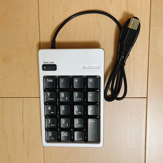 ELECOM(エレコム)のエレコム 10キーボード USBハブ2ポート付 ELECOM TK-BT3H エンタメ/ホビーのエンタメ その他(その他)の商品写真