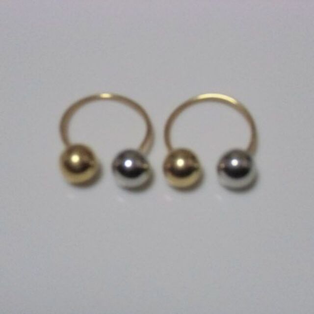 本物　18金　イヤリング　K18 レディースのアクセサリー(イヤリング)の商品写真