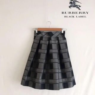 バーバリーブラックレーベル(BURBERRY BLACK LABEL)のアンブレラ膝丈スカート(ひざ丈スカート)