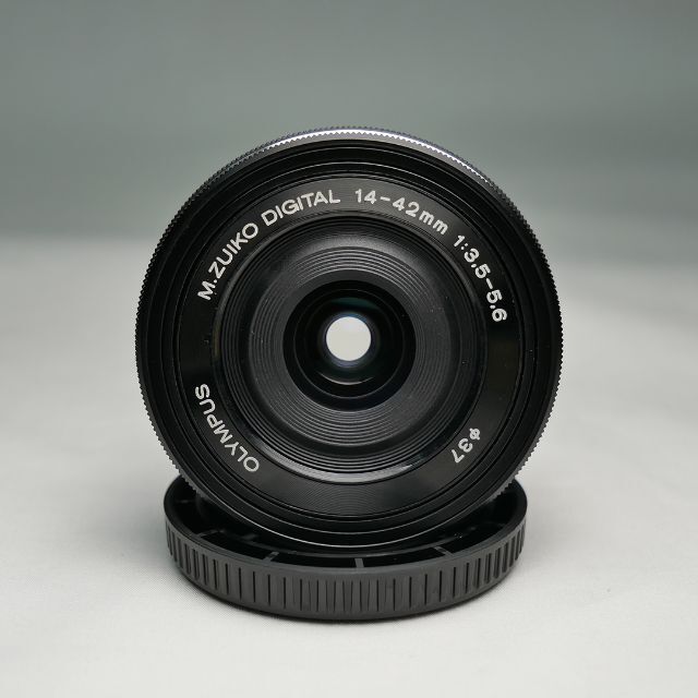 OLYMPUS(オリンパス)のここちゃん様専用オリンパス 電動パンケーキレンズ M.ZUIKO 14-42mm スマホ/家電/カメラのカメラ(レンズ(ズーム))の商品写真