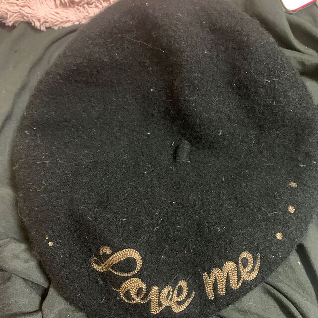 Love me 刺繍　ベレー帽 レディースの帽子(ハンチング/ベレー帽)の商品写真