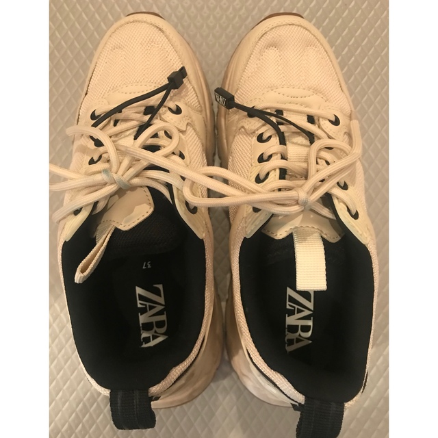 ZARA(ザラ)の【美品】ZARA チャンキーソールプリムソール　エクリュ　37（24センチ） レディースの靴/シューズ(スニーカー)の商品写真