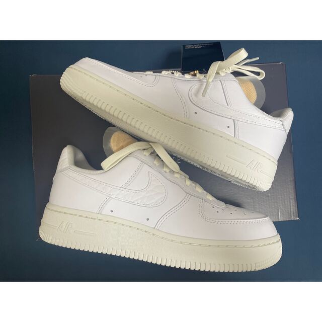 NIKE(ナイキ)の23.5cm Nike Air Force 1 CZ8101-100 Bling レディースの靴/シューズ(スニーカー)の商品写真