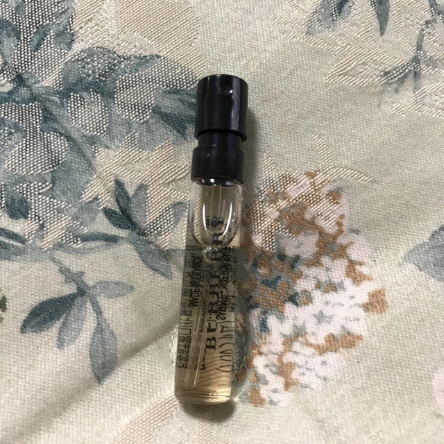 BURBERRY(バーバリー)の未使用★マイバーバリー ブラック 2ml コスメ/美容の香水(香水(女性用))の商品写真