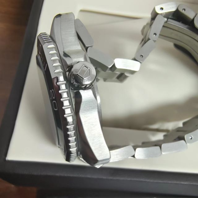 SALE/82%OFF】 タグホイヤーアクアレーサーWBP201A.FT6197