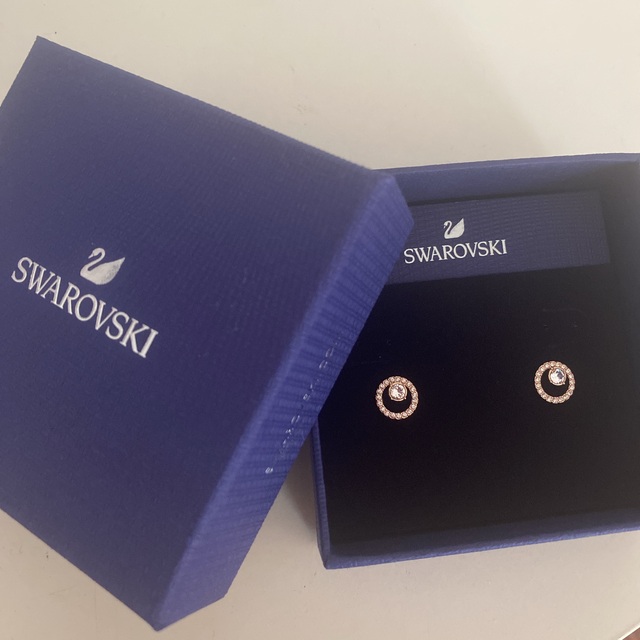 SWAROVSKI - SWAROVSKIピアスの通販 by ひまわり's shop｜スワロフスキーならラクマ