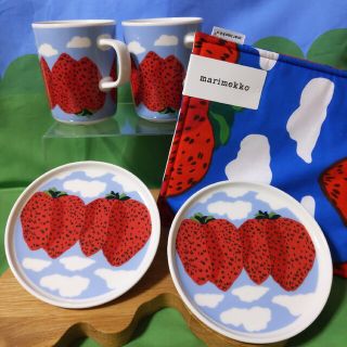 マリメッコ(marimekko)のmarimekko プレート・マグカップ・ポットホルダー セット(テーブル用品)