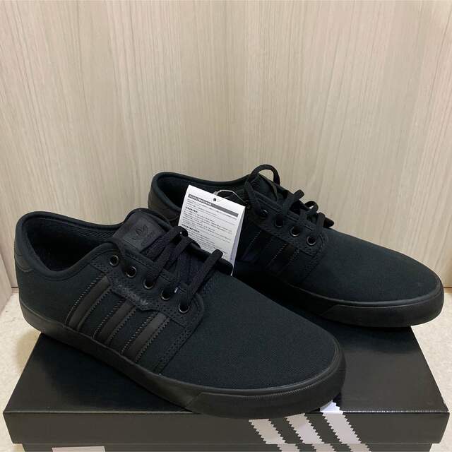 adidas(アディダス)の⭐️【未使用品】アディダス　スニーカー  28.5センチ　黒⭐️ メンズの靴/シューズ(スニーカー)の商品写真