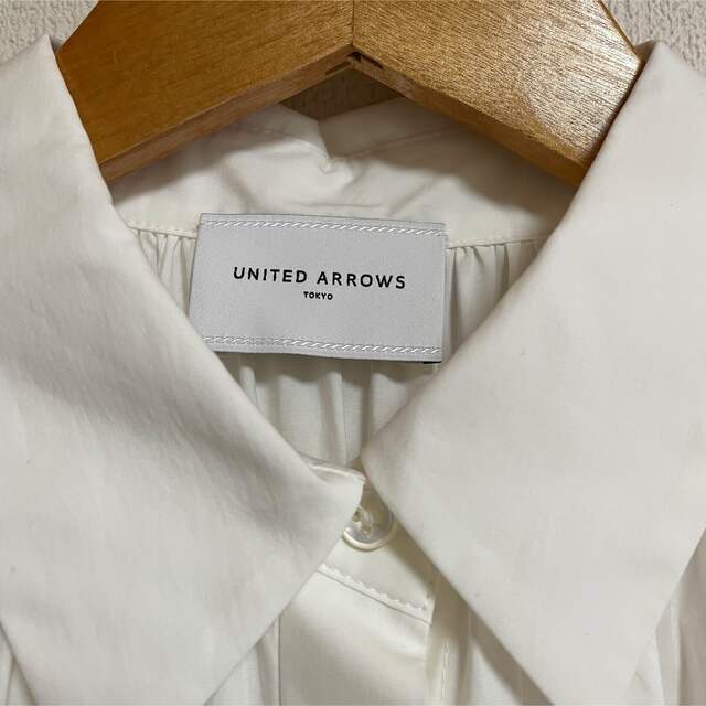 UNITED ARROWS(ユナイテッドアローズ)のシロップさま専用　ユナイテッドアローズボリューム シャツカラー ブラウス  レディースのトップス(シャツ/ブラウス(長袖/七分))の商品写真