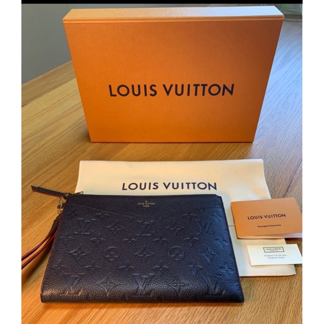 Louis Vuittonポシェット　クラッチバック　メラニー MM モノグラム