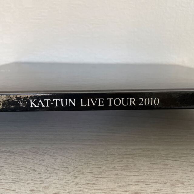 KAT-TUN(カトゥーン)のKAT-TUN LIVE TOUR 2010 エンタメ/ホビーのタレントグッズ(アイドルグッズ)の商品写真