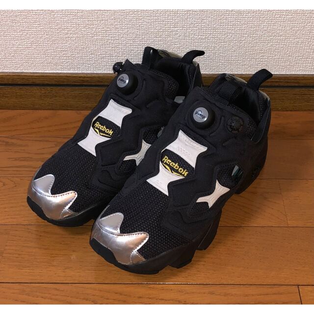 【美品】Reebok  ポンプフューリー  スニーカー　25〜25.5cm