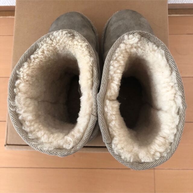 UGG(アグ)のUGGムートンブーツ 19cm キッズ/ベビー/マタニティのキッズ靴/シューズ(15cm~)(ブーツ)の商品写真