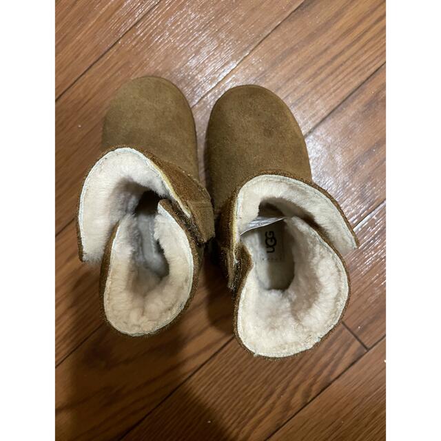 UGG(アグ)のUGG ムートンブーツ キッズ/ベビー/マタニティのベビー靴/シューズ(~14cm)(ブーツ)の商品写真