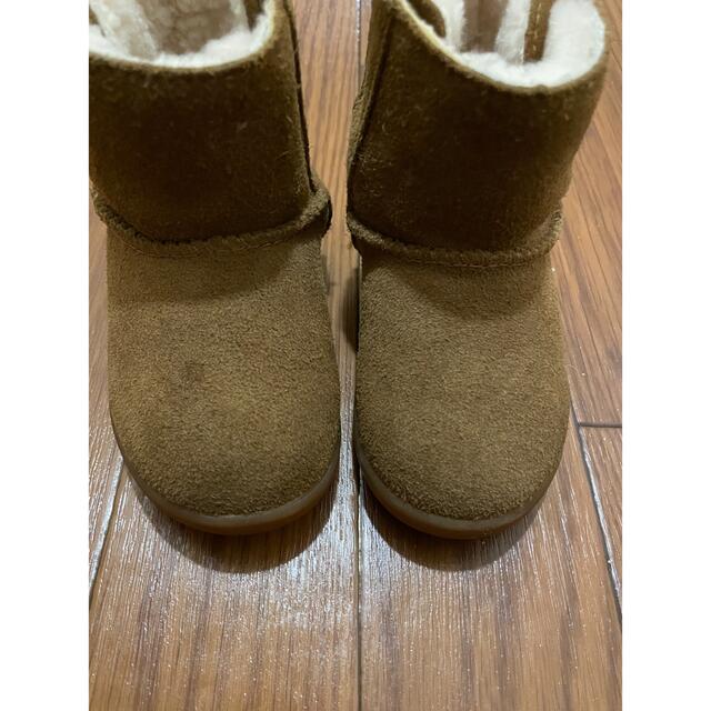 UGG(アグ)のUGG ムートンブーツ キッズ/ベビー/マタニティのベビー靴/シューズ(~14cm)(ブーツ)の商品写真