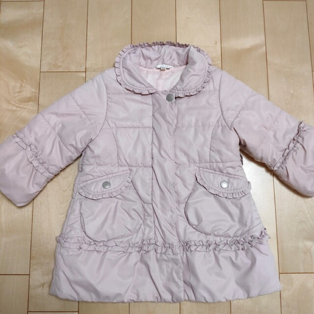 anyFAM(エニィファム)のダウンジャケット キッズ/ベビー/マタニティのキッズ服女の子用(90cm~)(ジャケット/上着)の商品写真