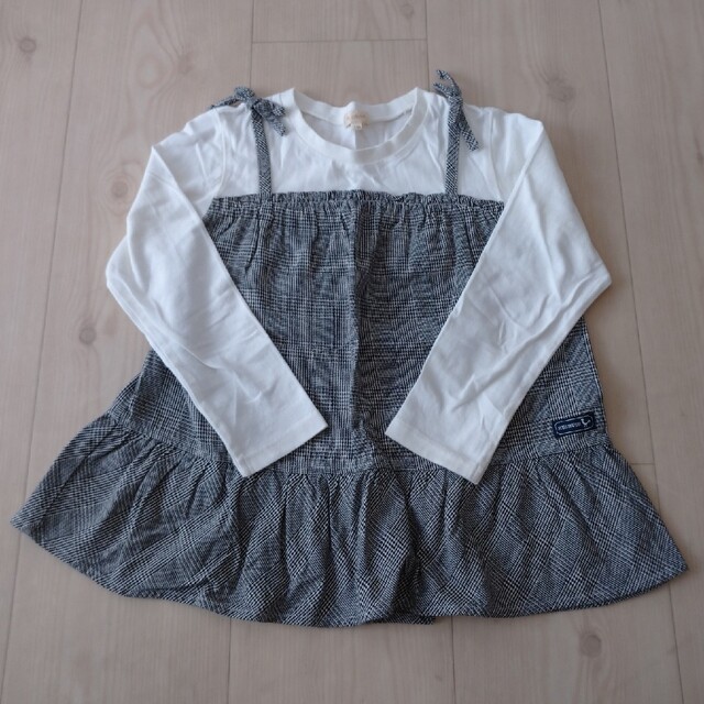 HusHush(ハッシュアッシュ)の女の子 長袖 トップス 130 キッズ/ベビー/マタニティのキッズ服女の子用(90cm~)(Tシャツ/カットソー)の商品写真