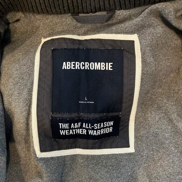 Abercrombie&Fitch(アバクロンビーアンドフィッチ)のABERCROMB IE（アバクロ）ハーフコート レディースのジャケット/アウター(その他)の商品写真