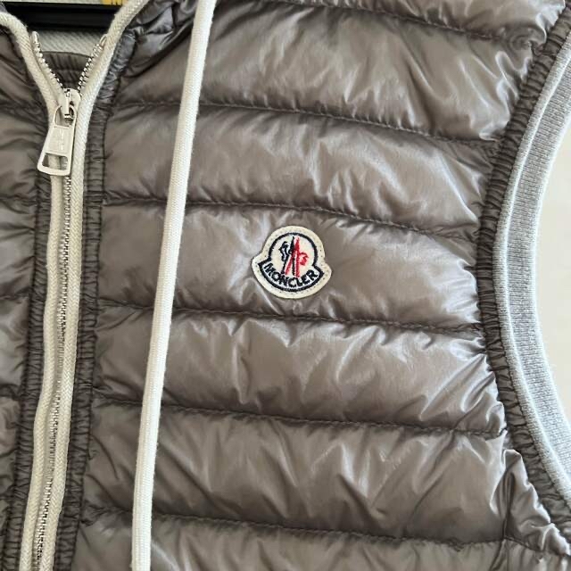 MONCLER(モンクレール)の値下げ☆MONCLEL MAGLIA GILET 切替　ダウンベスト M メンズのジャケット/アウター(ダウンベスト)の商品写真