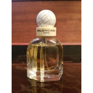 バレンシアガ 香水の通販 85点 | Balenciagaのコスメ/美容を買うならラクマ