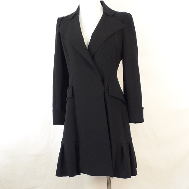 フォクシーニューヨーク.ブラックコート.サイズ40.L.11号。FOXEY