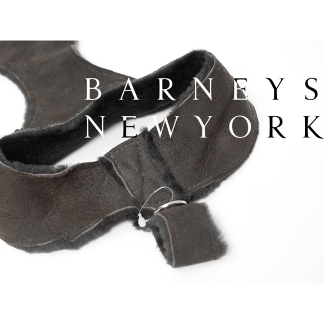 BARNEYS NEW YORK(バーニーズニューヨーク)の新品バーニーズニューヨークお散歩が楽しくなる極上おしゃれムートン/胴輪L/小型犬 その他のペット用品(犬)の商品写真