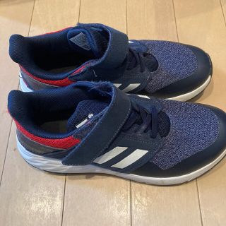 アディダス(adidas)のadidasスニーカー22.5(スニーカー)