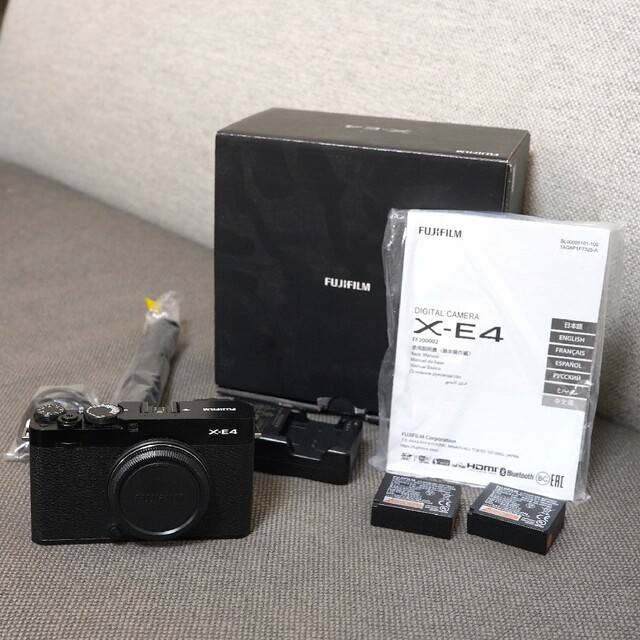 FUJIFILM 富士フィルム ミラーレス一眼カメラ X-E4