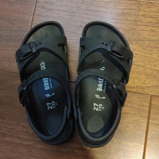 ビルケンシュトック(BIRKENSTOCK)のビルケンシュトック　サンダル　黒　17cm(サンダル)