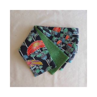 縮緬半幅帯 黒地に縦花模様縮緬 x 緑に花の地模様 黒半幅帯 緑半幅帯 浴衣(帯)