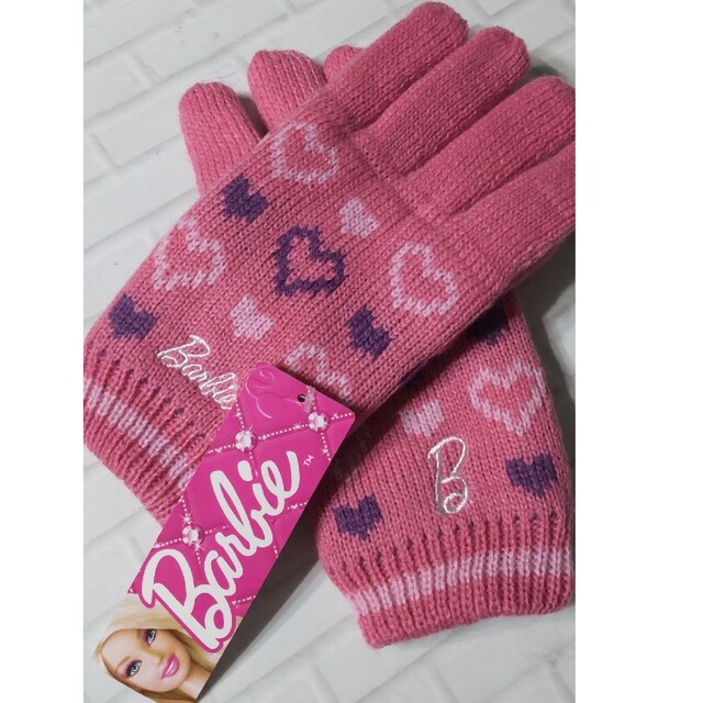 Barbie(バービー)の新品　バービー　手袋　Barbie　ピンク　ハート　小学生　女の子 キッズ/ベビー/マタニティのこども用ファッション小物(手袋)の商品写真