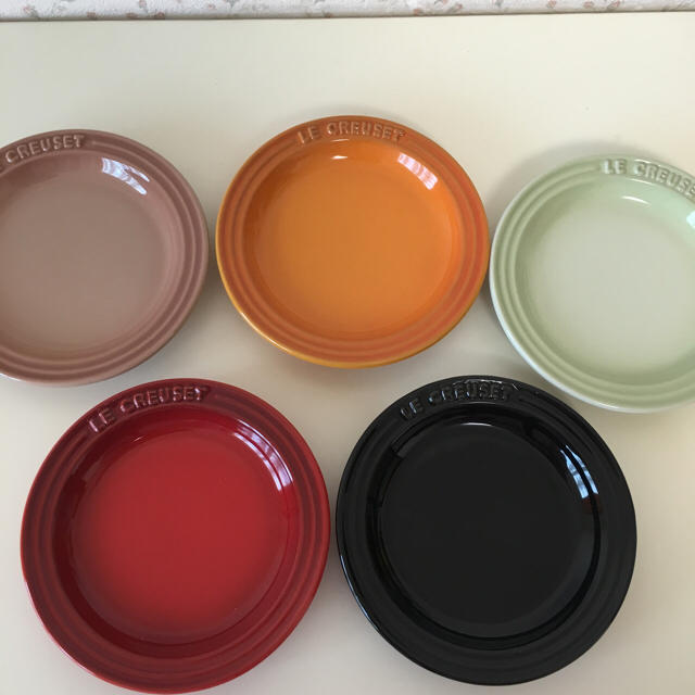 LE CREUSET - 2016秋冬ミニラウンドプレート5枚入りの通販 by lily's ...