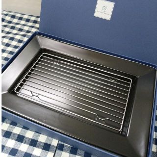 クリハラハルミ(栗原はるみ)の未使用 ☆栗原はるみ ☆陶器 トレー　箱入り(食器)