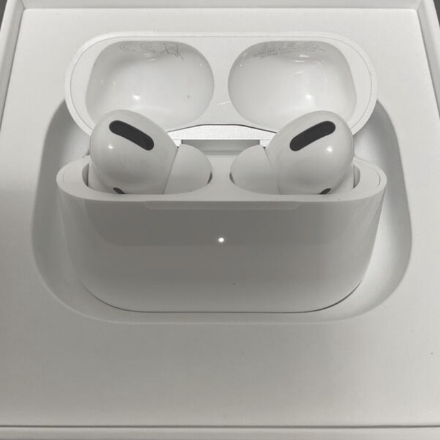 Apple(アップル)の【専用】Air Pods Pro エアポッズ・プロ Apple  スマホ/家電/カメラのオーディオ機器(ヘッドフォン/イヤフォン)の商品写真