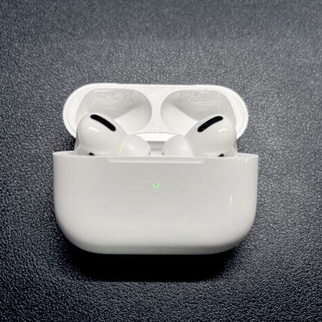 Apple(アップル)の【専用】Air Pods Pro エアポッズ・プロ Apple  スマホ/家電/カメラのオーディオ機器(ヘッドフォン/イヤフォン)の商品写真