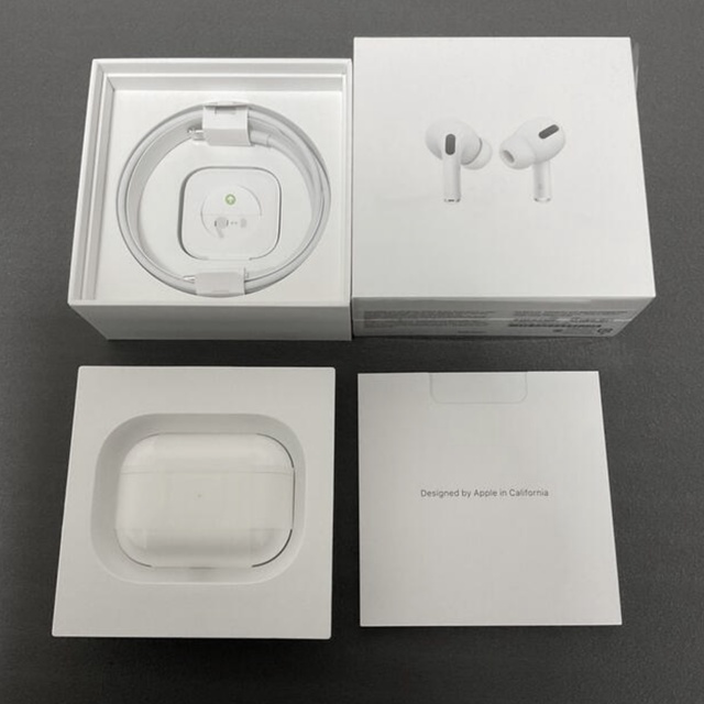 Apple(アップル)の【専用】Air Pods Pro エアポッズ・プロ Apple  スマホ/家電/カメラのオーディオ機器(ヘッドフォン/イヤフォン)の商品写真