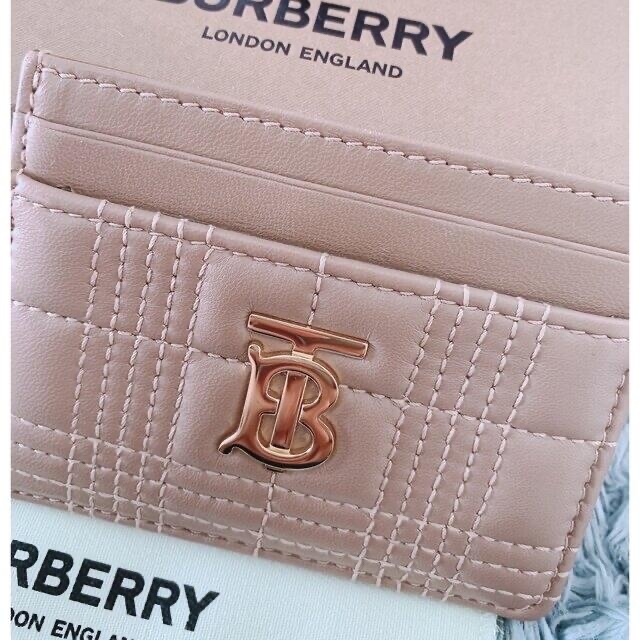 BURBERRY(バーバリー)の★キルティングレザー ローラ カードケース キャメル★ メンズのファッション小物(名刺入れ/定期入れ)の商品写真