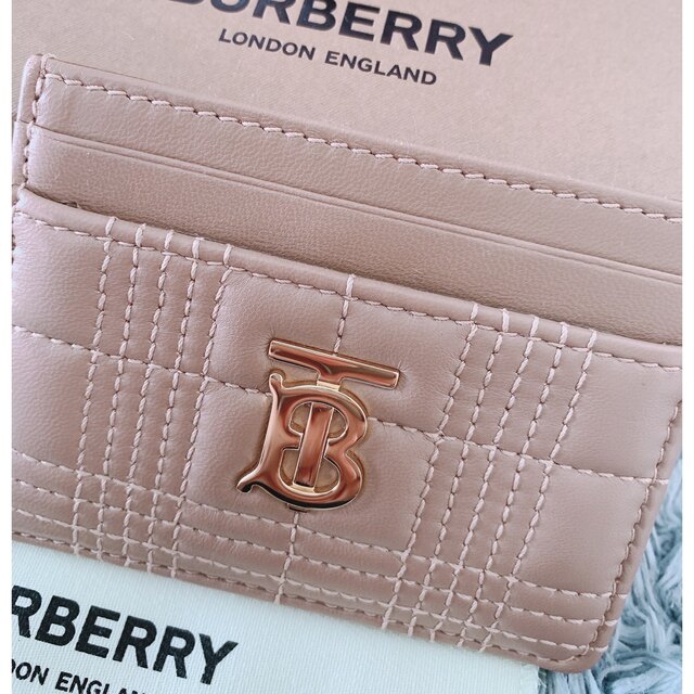 BURBERRY(バーバリー)の★キルティングレザー ローラ カードケース キャメル★ メンズのファッション小物(名刺入れ/定期入れ)の商品写真